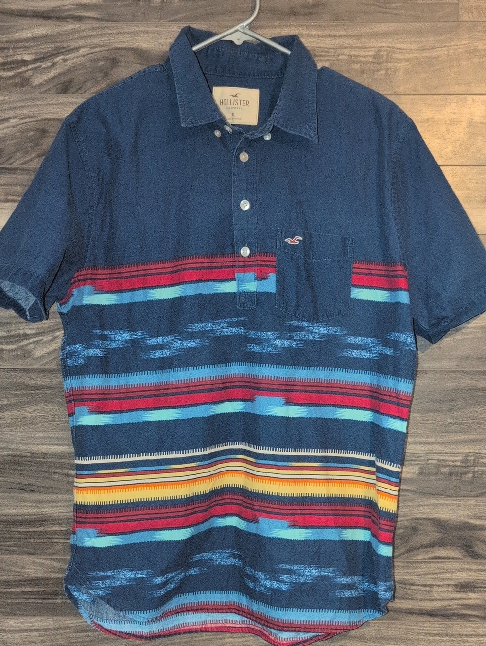 Hollister Co. Men's Short Sleeve Southwestern Aztec Striped Button-Down Shirt
